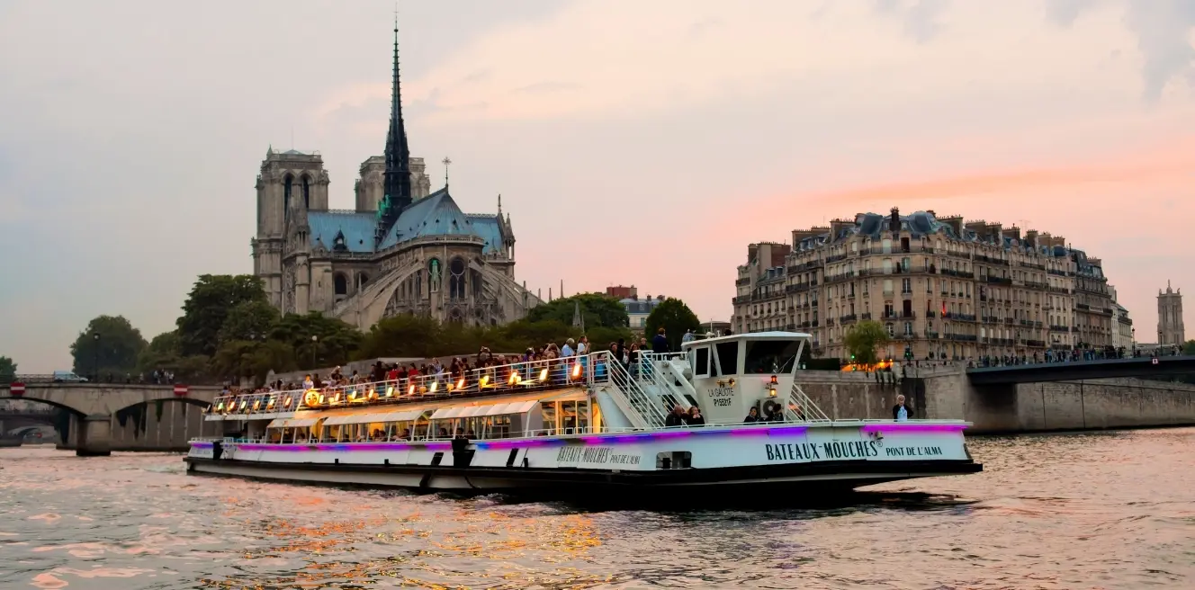 1 Hour Seine River Cruise From The Eiffel Tower