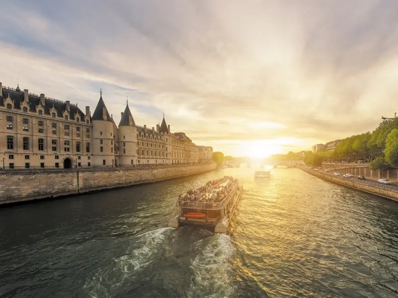 Crucero por el Sena de 1 hora desde la Torre Eiffel con Bateaux Parisiens