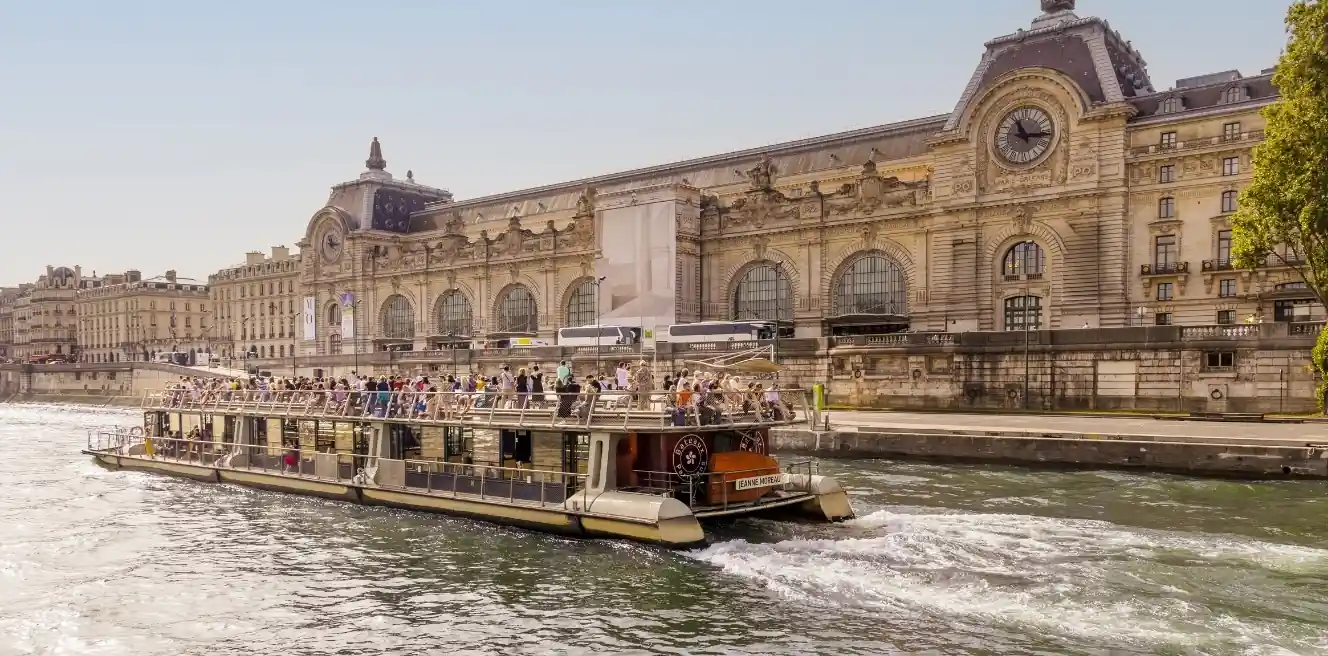 1 Hour Seine River Cruise From The Eiffel Tower By Bateaux Parisiens