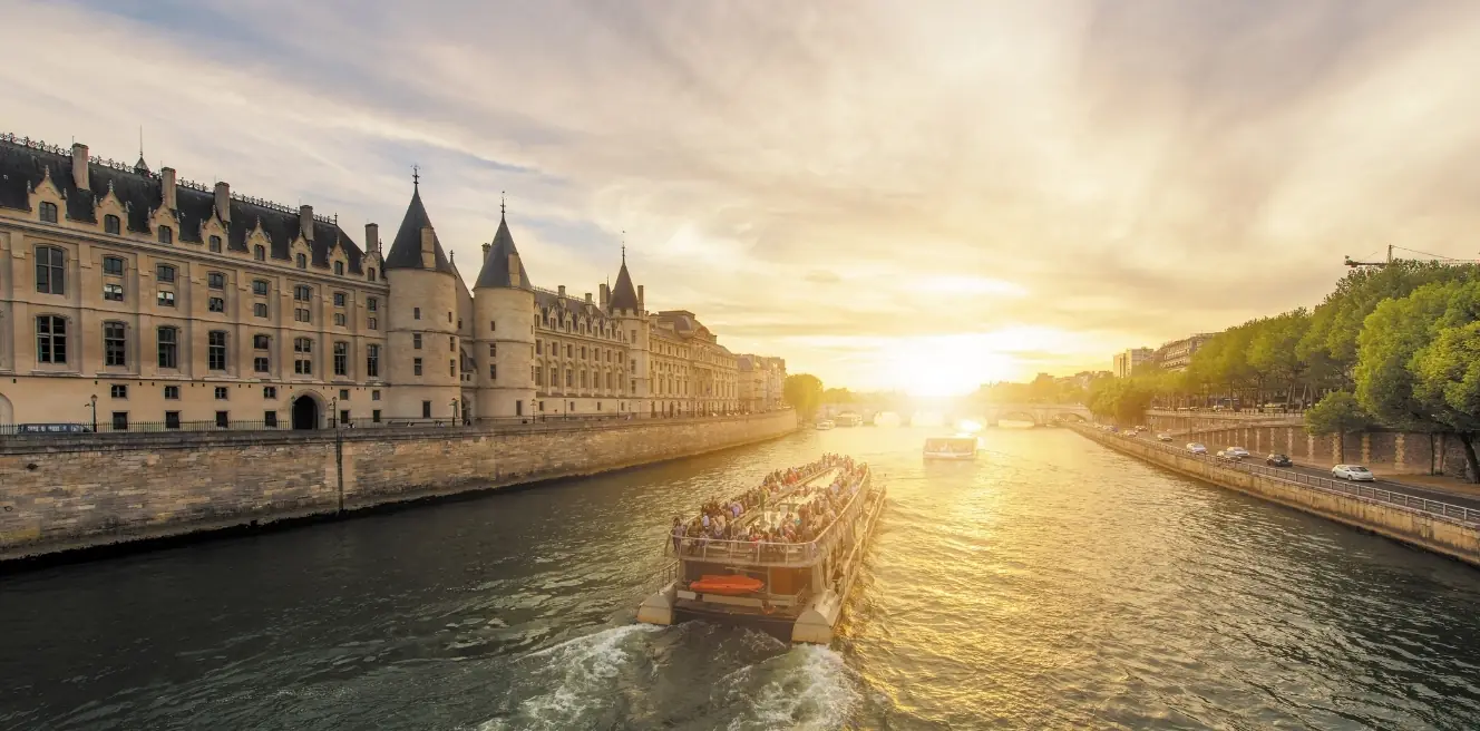 1 Hour Seine River Cruise From The Eiffel Tower By Bateaux Parisiens