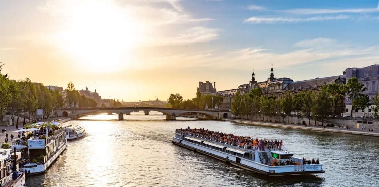 Seine River Sightseeing Cruise By Bateaux Mouches